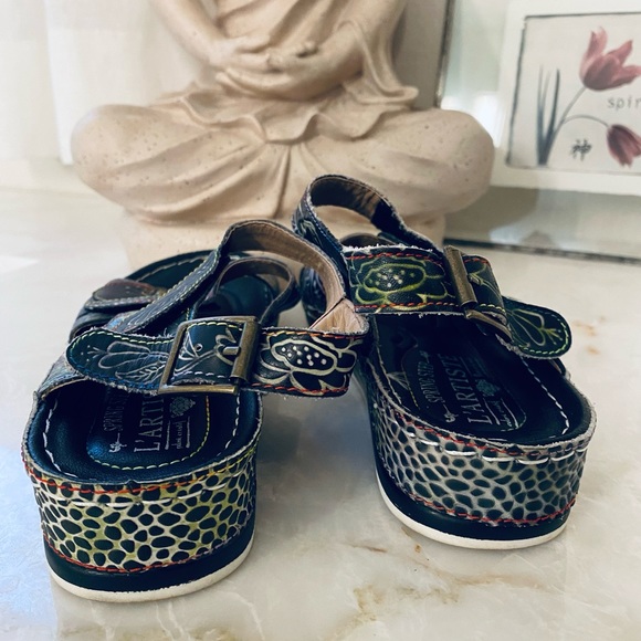 🎉HP🎉 L’Artiste blk Sumacah  sandals - Picture 10 of 14